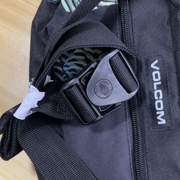 Volcom Black Unisex Poly Waist Bag Launch Waistpack Belt Bag Fanny Pack NEW - Picture 9 of 9